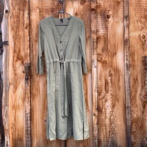 Green 3/4 sleeve dress